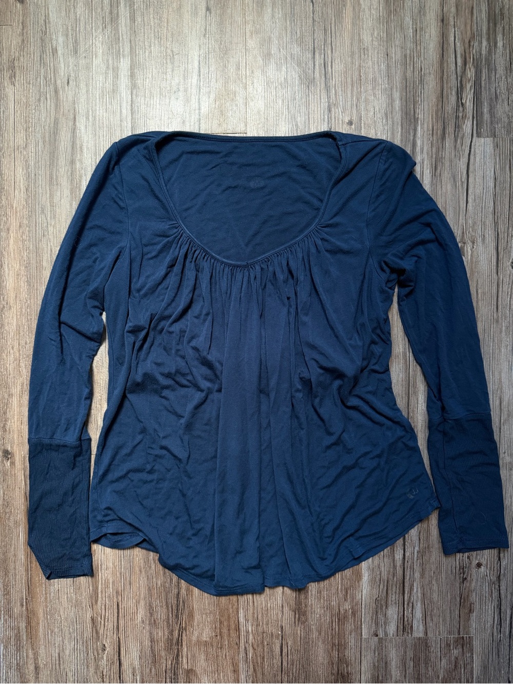 Women’s Navy Long-Sleeve Scoop Neck Top